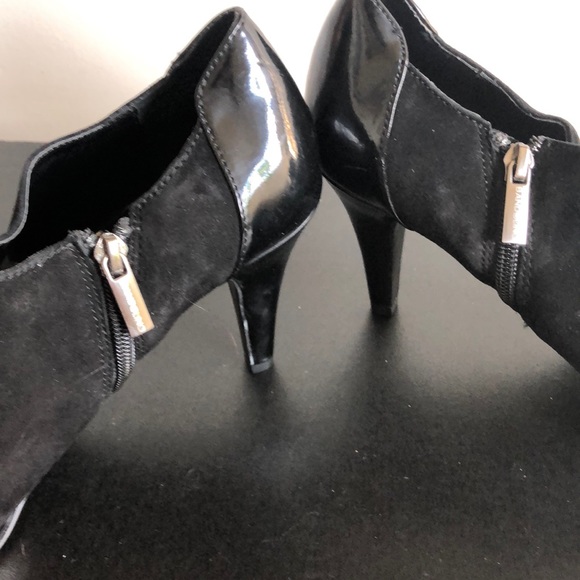 Bandolino Suede Boots - Picture 4 of 8